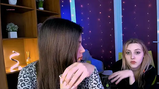 Snapshot of luna_tin chatting on December 14, 2025, 2:44 pm luna tin online show from December 14, 2025, 2:44 pm