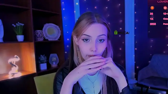 Snapshot of luna_tin chatting on November 9, 2025, 5:55 am luna tin online show from November 9, 2025, 5:55 am