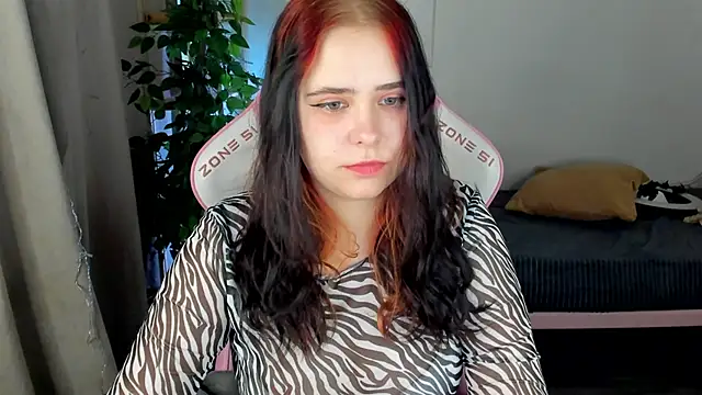 Snapshot of Alis_Platt chatting on November 3, 2025, 6:29 am Alis Platt online show from November 3, 2025, 6:29 am