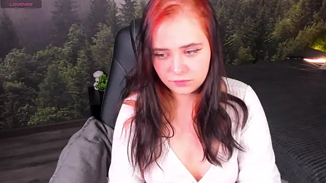 Snapshot of Alis_Platt chatting on December 3, 2025, 1:06 am Alis Platt online show from December 3, 2025, 1:06 am