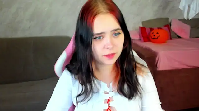 Snapshot of Alis_Platt chatting on October 27, 2025, 1:06 am Alis Platt online show from October 27, 2025, 1:06 am