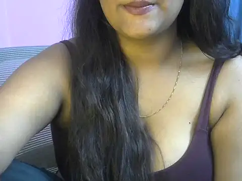 Queenxxx98 online show from February 22, 2026, 6:20 pm