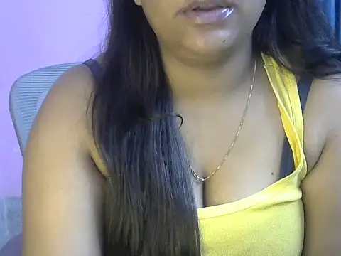 Queenxxx98 online show from February 5, 2026, 7:10 pm