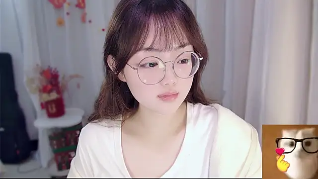 Snapshot of YUANYUAN-A chatting on February 26, 2026, 1:33 pm YUANYUAN-A online show from February 26, 2026, 1:33 pm