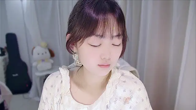 Snapshot of YUANYUAN-A chatting on April 16, 2026, 12:28 pm YUANYUAN-A online show from April 16, 2026, 12:28 pm