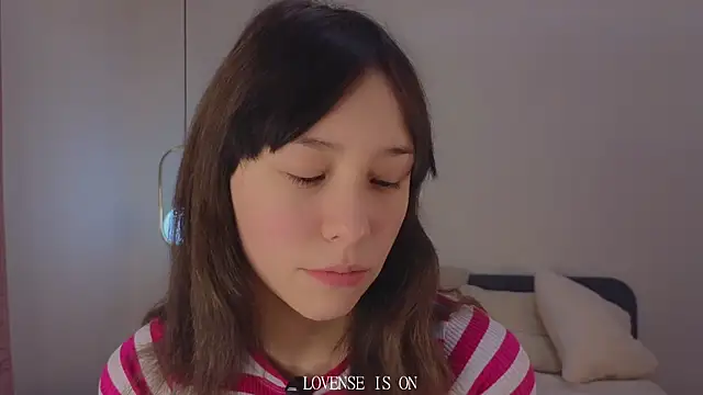 Snapshot of BritniBers chatting on November 28, 2025, 1:50 am BritniBers online show from November 28, 2025, 1:50 am