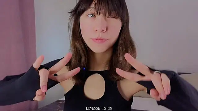 Snapshot of BritniBers chatting on December 3, 2025, 1:50 am BritniBers online show from December 3, 2025, 1:50 am