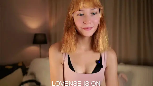 Snapshot of BritniBers chatting on September 23, 2025, 10:33 am BritniBers online show from September 23, 2025, 10:33 am