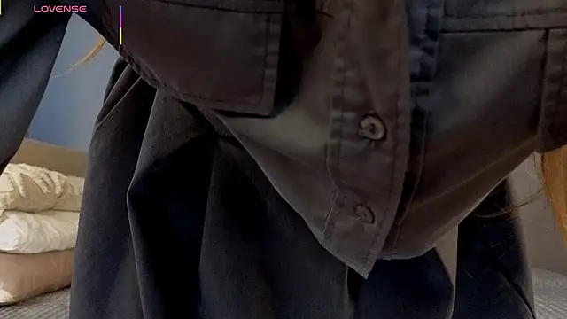 Snapshot of LollaStich chatting on November 21, 2025, 8:13 am LollaStich online show from November 21, 2025, 8:13 am