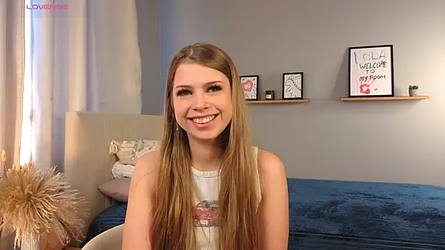 Snapshot of LollaStich chatting on November 15, 2025, 8:07 am LollaStich online show from November 15, 2025, 8:07 am