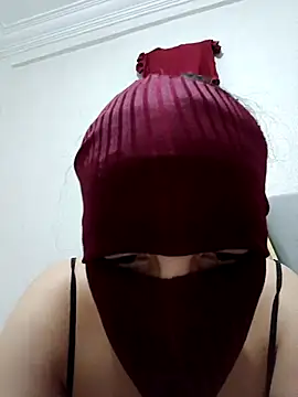 Snapshot of Ahalm chatting on November 12, 2025, 9:51 pm Ahalm online show from November 12, 2025, 9:51 pm