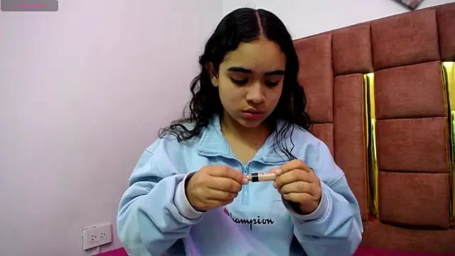 Snapshot of KENDALL_ART chatting on February 5, 2026, 4:19 am KENDALL ART online show from February 5, 2026, 4:19 am