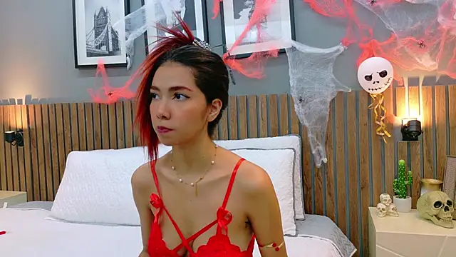 luna roja25 online show from October 27, 2025, 1:56 pm