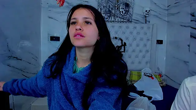 Snapshot of Ari_and_Storm chatting on October 25, 2025, 1:49 am Ari and Storm online show from October 25, 2025, 1:49 am