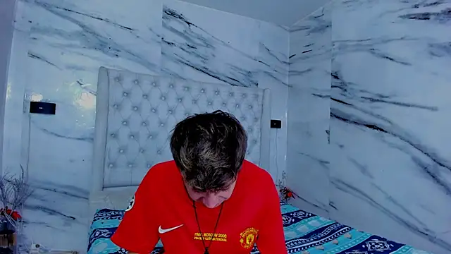 Snapshot of Ari_and_Storm chatting on December 14, 2025, 1:39 pm Ari and Storm online show from December 14, 2025, 1:39 pm