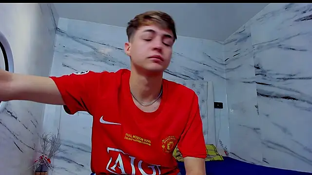 Snapshot of Ari_and_Storm chatting on November 28, 2025, 3:34 pm Ari and Storm online show from November 28, 2025, 3:34 pm