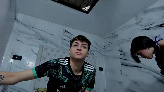 Snapshot of Ari_and_Storm chatting on December 5, 2025, 1:43 pm Ari and Storm online show from December 5, 2025, 1:43 pm