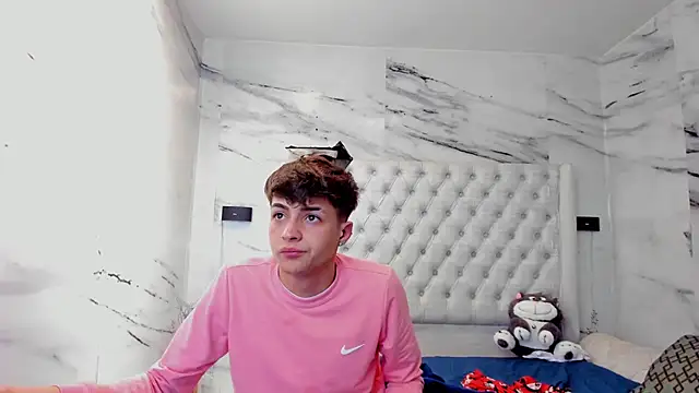 Snapshot of Ari_and_Storm chatting on January 17, 2026, 3:48 pm Ari and Storm online show from January 17, 2026, 3:48 pm