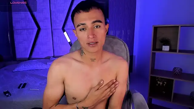 LiamDeep online show from February 17, 2026, 8:17 pm