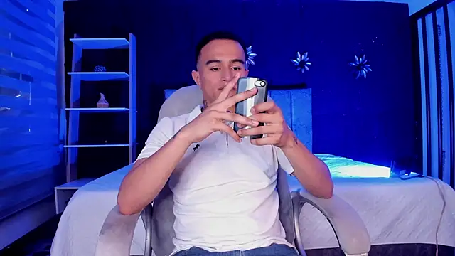 Snapshot of LiamDeep chatting on April 28, 2026, 8:13 pm LiamDeep online show from April 28, 2026, 8:13 pm