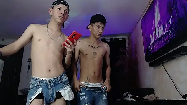 Snapshot of Marcus_and_Tony chatting on September 13, 2025, 5:07 am Marcus and Tony online show from September 13, 2025, 5:07 am