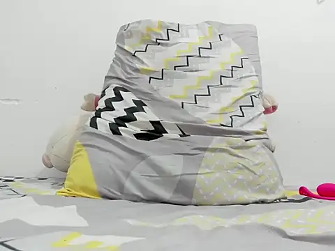 Snapshot of Mariam_Paulette chatting on October 6, 2025, 2:35 am Mariam Paulette online show from October 6, 2025, 2:35 am