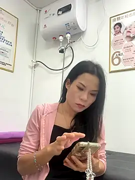 Snapshot of Baby-mmm chatting on November 1, 2025, 10:42 am Baby-mmm online show from November 1, 2025, 10:42 am