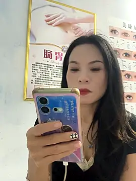 Snapshot of Baby-mmm chatting on October 20, 2025, 12:49 pm Baby-mmm online show from October 20, 2025, 12:49 pm