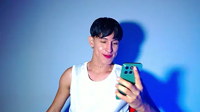 rowanbigboy23 online show from November 28, 2025, 2:34 am