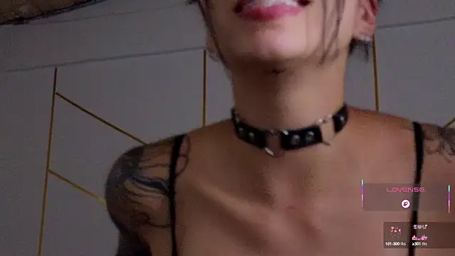 Hollyxx  online show from September 13, 2025, 8:09 pm