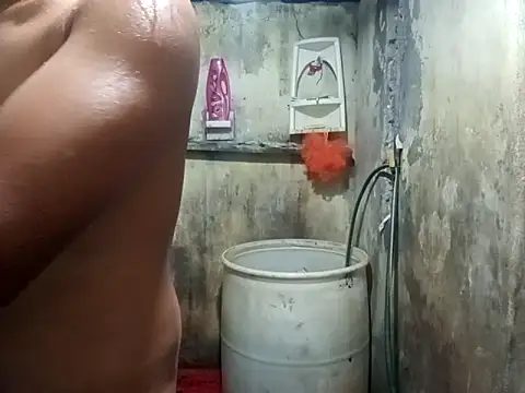 Snapshot of lalop221 chatting on October 6, 2025, 2:46 am lalop221 online show from October 6, 2025, 2:46 am