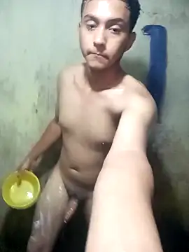 Snapshot of lalop221 chatting on December 14, 2025, 7:03 am lalop221 online show from December 14, 2025, 7:03 am