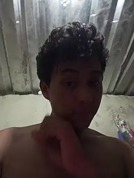 Snapshot of lalop221 chatting on October 23, 2025, 10:30 pm lalop221 online show from October 23, 2025, 10:30 pm