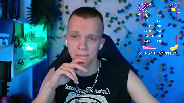 frozen boy online show from September 9, 2025, 3:54 pm