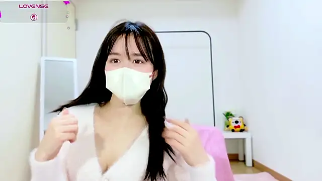 Snapshot of Anne_Anne_chan chatting on November 17, 2025, 11:25 am Anne Anne chan online show from November 17, 2025, 11:25 am