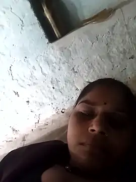 Snapshot of Sheema_tyagi chatting on November 4, 2025, 8:29 am Sheema tyagi online show from November 4, 2025, 8:29 am