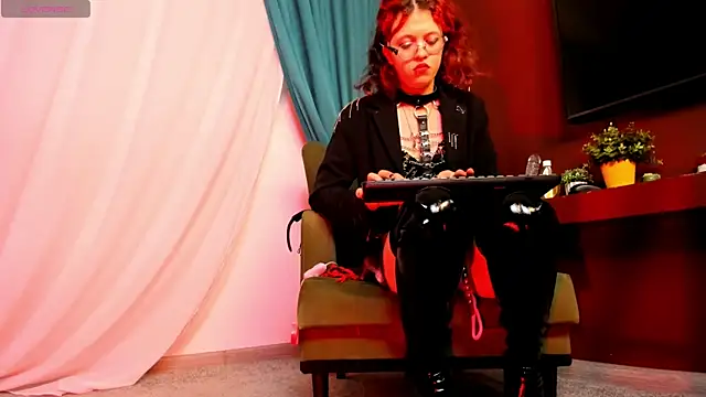 NoelleGothicShadow online show from September 12, 2025, 8:41 pm