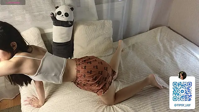 SakuraVelvet online show from October 25, 2025, 5:57 pm