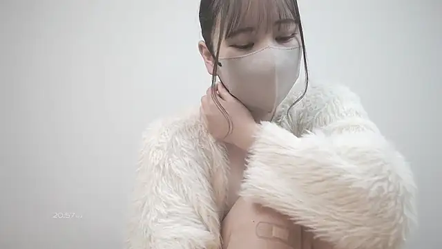 CocoaMilk18 online show from April 13, 2026, 11:58 am