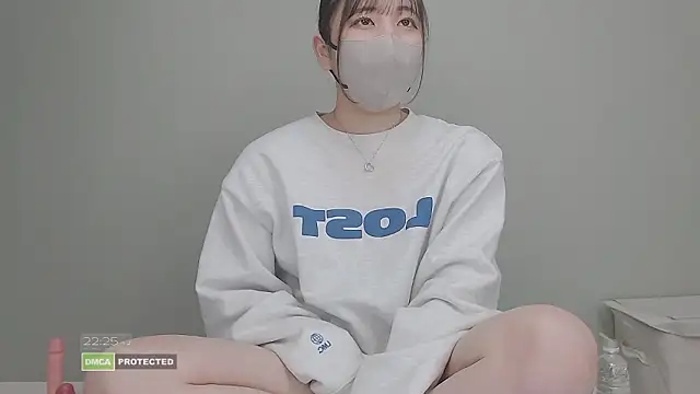 CocoaMilk18 online show from February 3, 2026, 1:27 pm