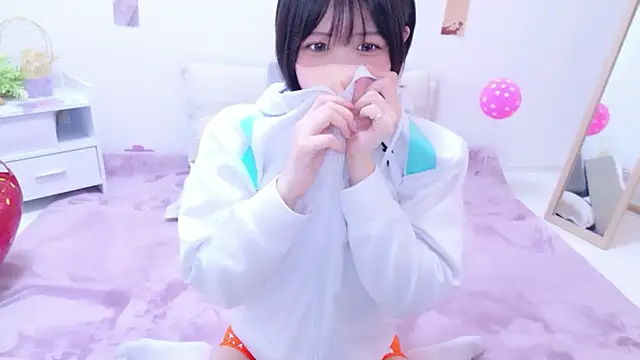 Hinata Sun online show from May 11, 2026, 6:59 am