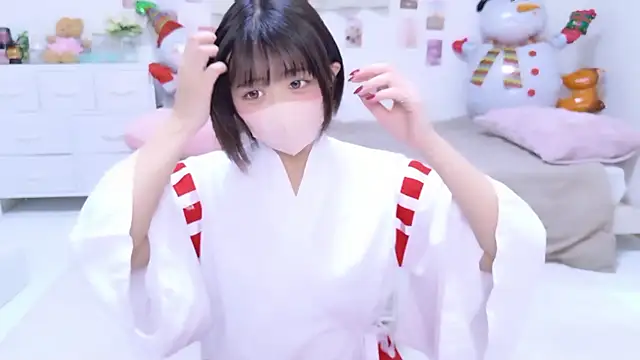 Hinata Sun online show from December 19, 2025, 2:30 pm