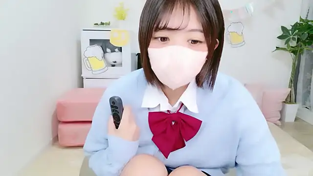 Hinata Sun online show from September 26, 2025, 10:44 am