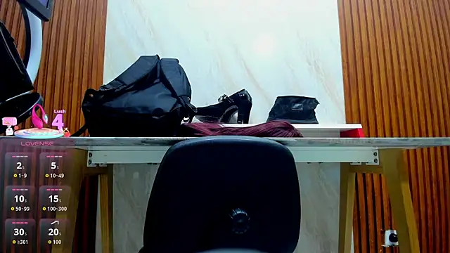 Snapshot of Kiara_Zahiri__ chatting on September 26, 2025, 11:06 am Kiara Zahiri online show from September 26, 2025, 11:06 am