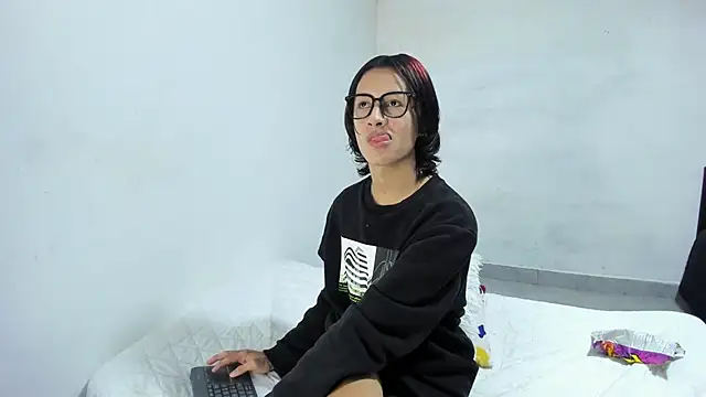 Snapshot of harold_sm chatting on December 4, 2025, 12:53 am harold sm online show from December 4, 2025, 12:53 am