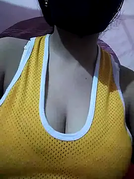 Snapshot of hezabi_queen07 chatting on September 14, 2025, 5:35 pm hezabi queen07 online show from September 14, 2025, 5:35 pm