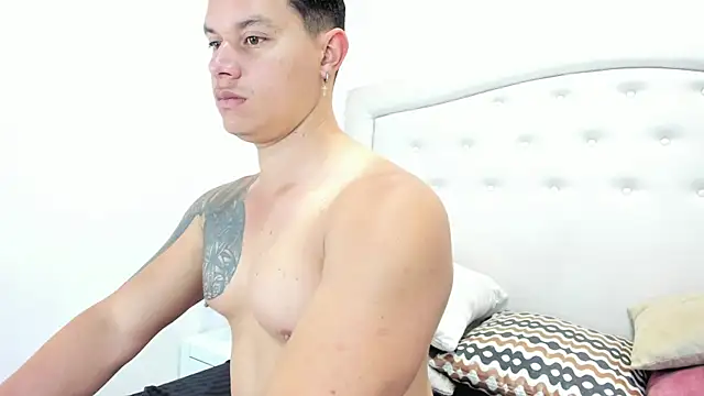 Snapshot of EclipseandFlame chatting on September 9, 2025, 12:14 pm EclipseandFlame online show from September 9, 2025, 12:14 pm