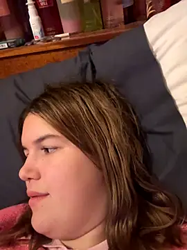 IssadoraaPink online show from September 25, 2025, 7:31 pm