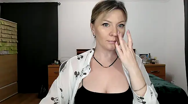 Snapshot of ParadiseAlina chatting on January 30, 2025, 7:04 pm ParadiseAlina online show from January 30, 2025, 7:04 pm