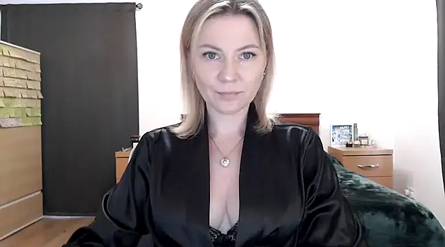 Snapshot of ParadiseAlina chatting on March 4, 2025, 5:24 pm ParadiseAlina online show from March 4, 2025, 5:24 pm